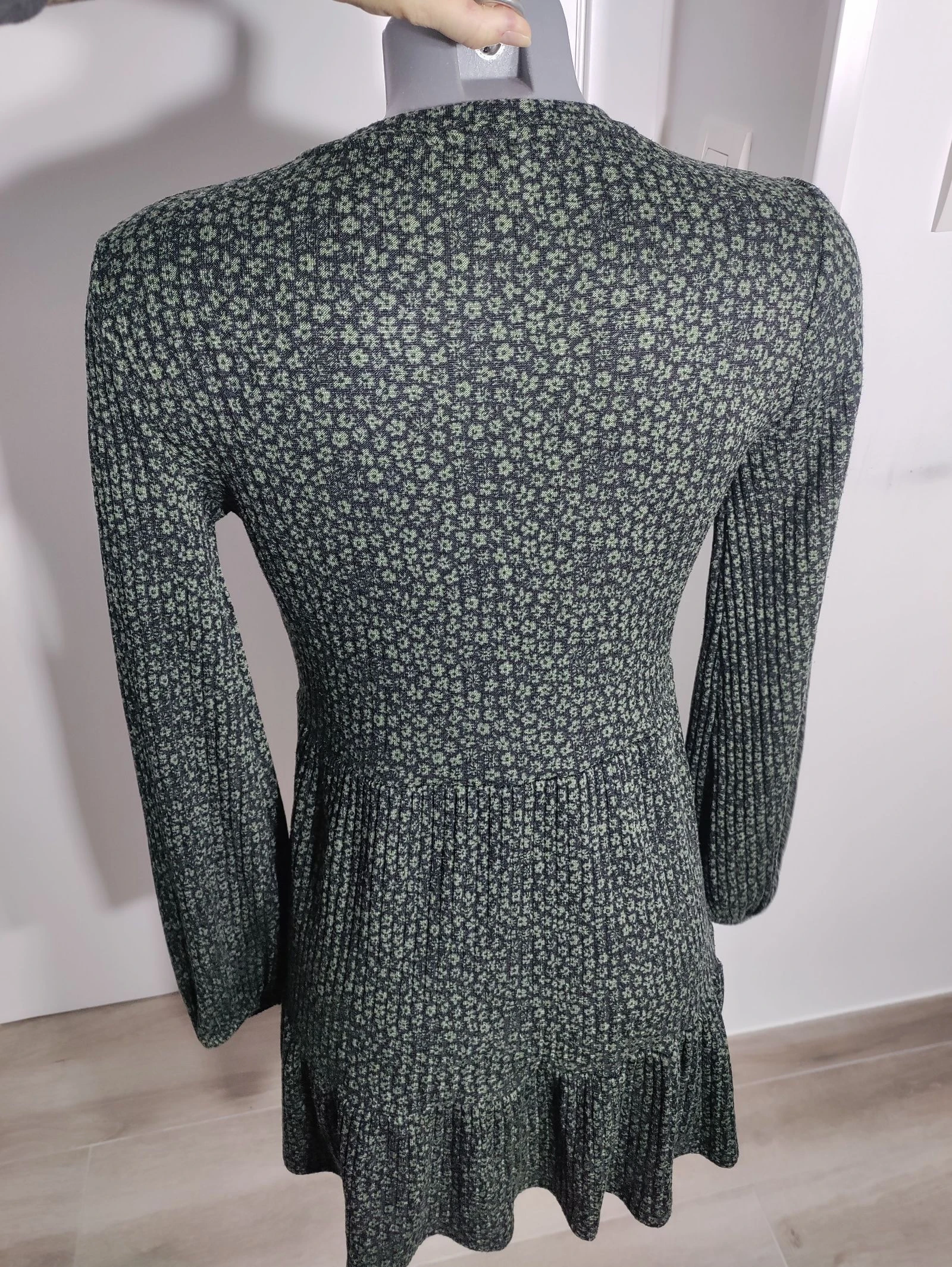 Vestido canalé floral verde Stradivarius – elástico – talla S – photo 8